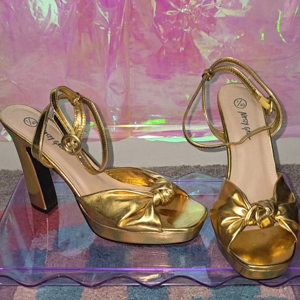 Nasty Gal Gold Knot Peep Toe Sandal - size 9